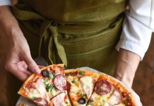 Собираемся с друзьями: почему пицца будет отличными вариантом для компании