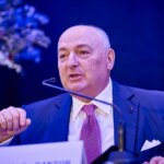 Кто такой Вячеслав Моше Кантор?