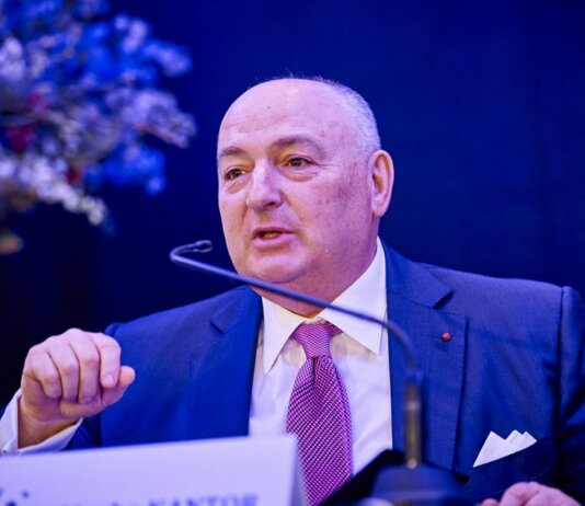 Кто такой Вячеслав Моше Кантор?