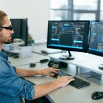 Разработка на JavaScript: ключевые аспекты, важность в современном мире разработки и полезные советы для повышения эффективности