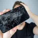 Как мы чаще всего уничтожаем свои смартфоны?