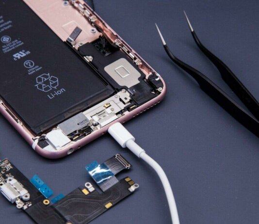 Ремонт телефона и моменты, когда выгоднее отправить своего верного друга на помойку