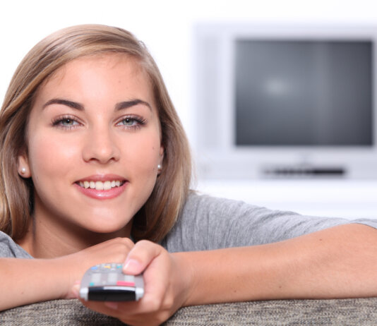 На каких каналах я могу включить субтитры?