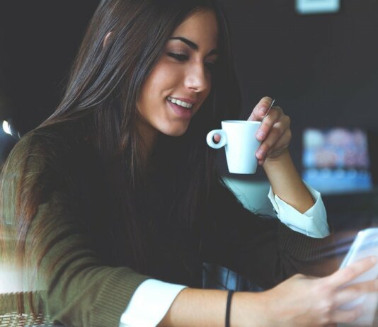 Плюсы игры в онлайн-казино Deluxe